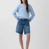 Pantaloncini in denim dal taglio ampio a vita media da 8"
