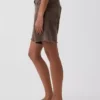 Pantaloncini in denim dal taglio ampio a vita media da 8"