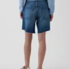Pantaloncini in denim dal taglio ampio a vita media da 8"