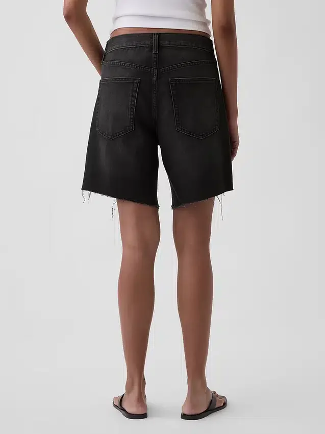 Pantaloncini in denim dal taglio ampio a vita media da 8"