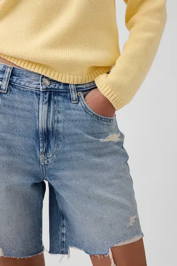 Pantaloncini in denim dal taglio ampio a vita media da 8"