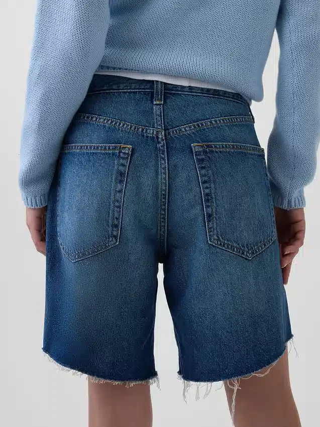 Pantaloncini in denim dal taglio ampio a vita media da 8"