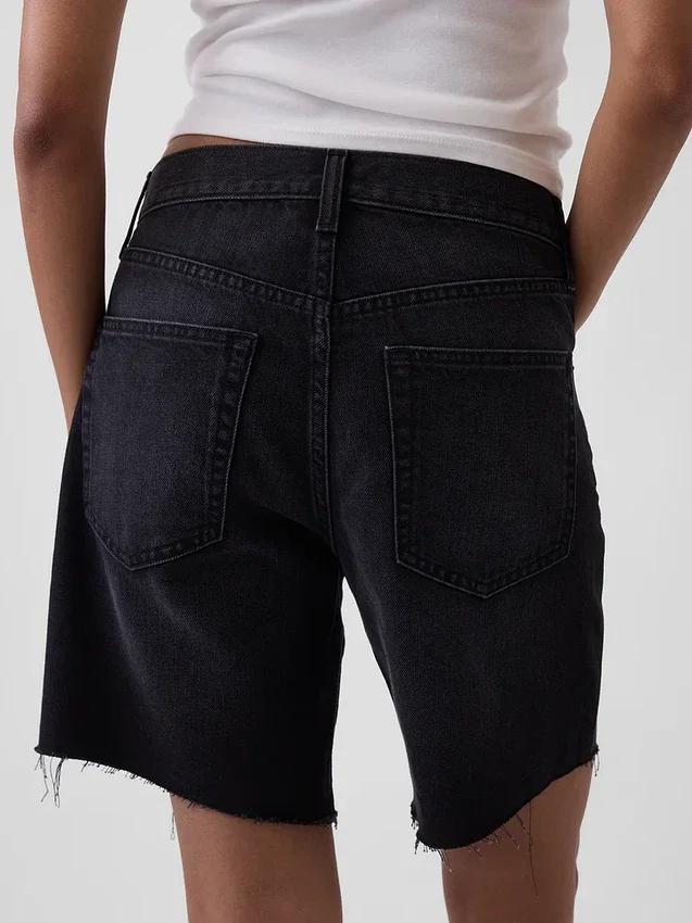 Pantaloncini in denim dal taglio ampio a vita media da 8"