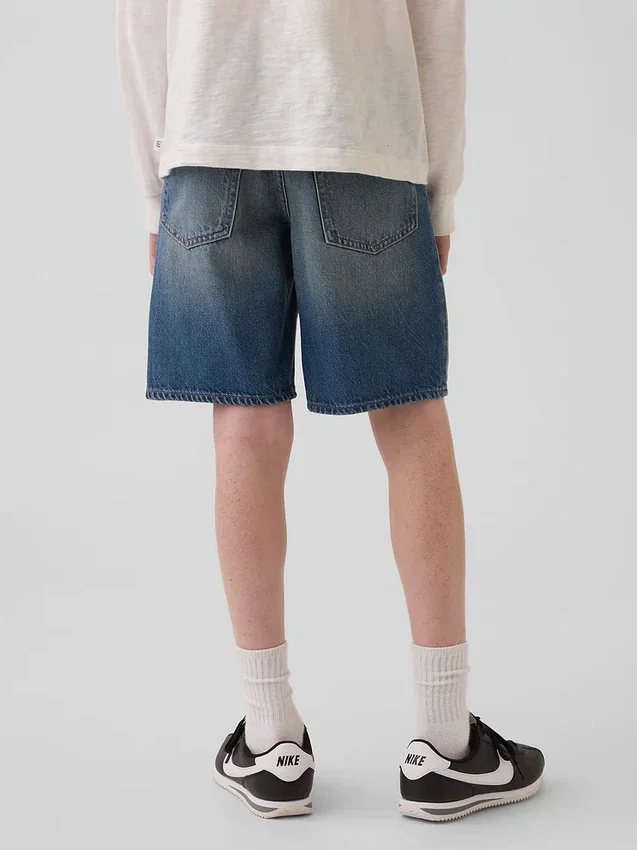Pantaloncini in denim per bambini ultrasoft stile anni ’90, dal taglio ampio e comodo