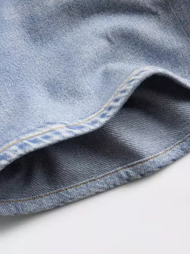 Pantaloncini in denim stampato a vita media