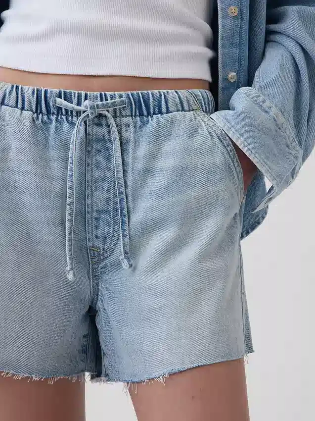 Pantaloncini in denim ultra morbidi a vita bassa da 3,5”
