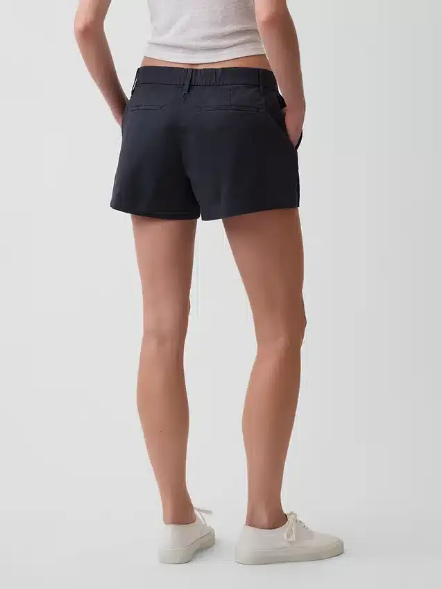 Pantaloncini kaki a vita media