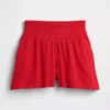 Pantaloncini premaman facili da indossare sotto la pancia