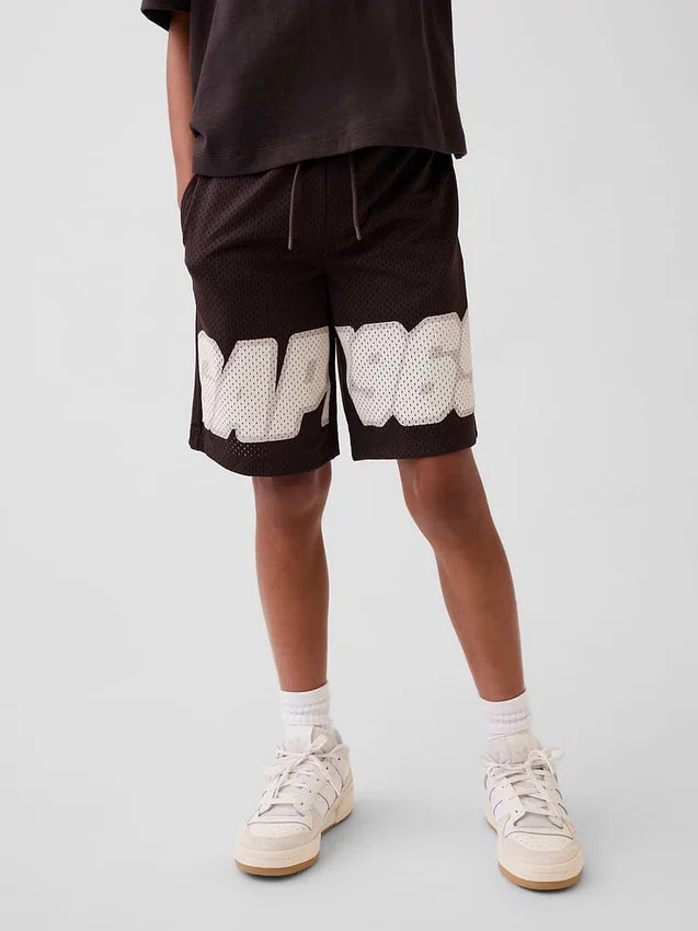 Pantaloncini sportivi in rete da bambino da 8"