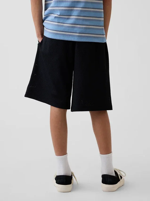 Pantaloncini sportivi in rete da bambino da 8"