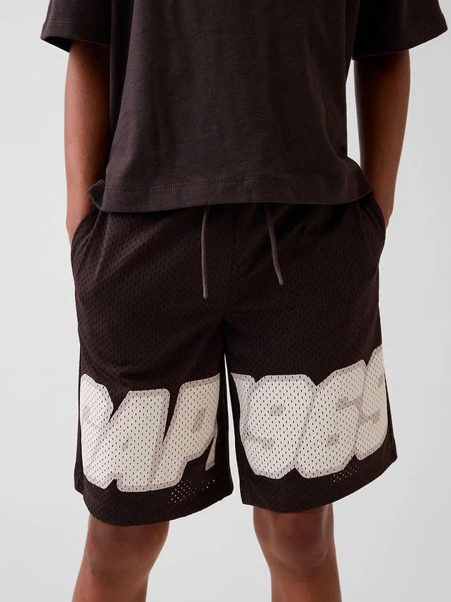 Pantaloncini sportivi in rete da bambino da 8"