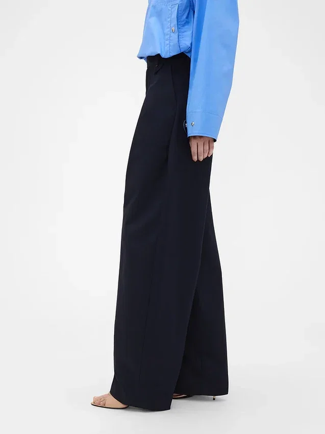 Pantaloni a vita alta con pieghe ad arco GAP × Victoria Beckham