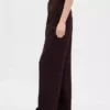 Pantaloni a vita bassa con pieghe e gamba larga 365