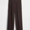 Pantaloni a vita bassa con pieghe e gamba larga 365
