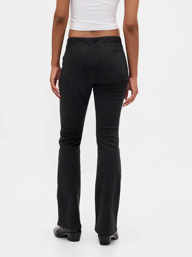 Pantaloni a vita bassa in twill dal taglio lungo e slanciato