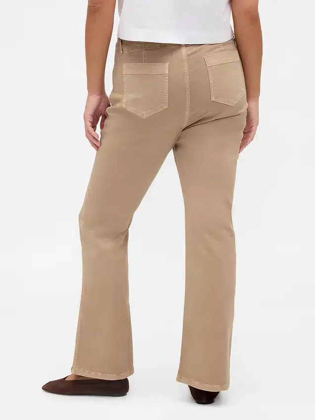 Pantaloni a vita bassa in twill dal taglio lungo e slanciato