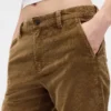 Pantaloni a zampa in velluto a coste a vita media