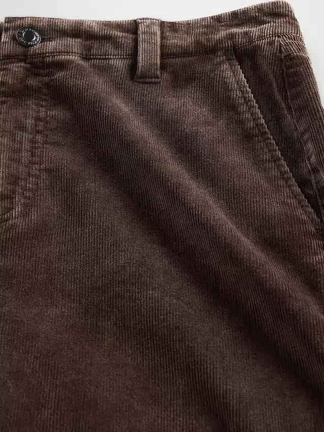 Pantaloni a zampa in velluto a coste a vita media