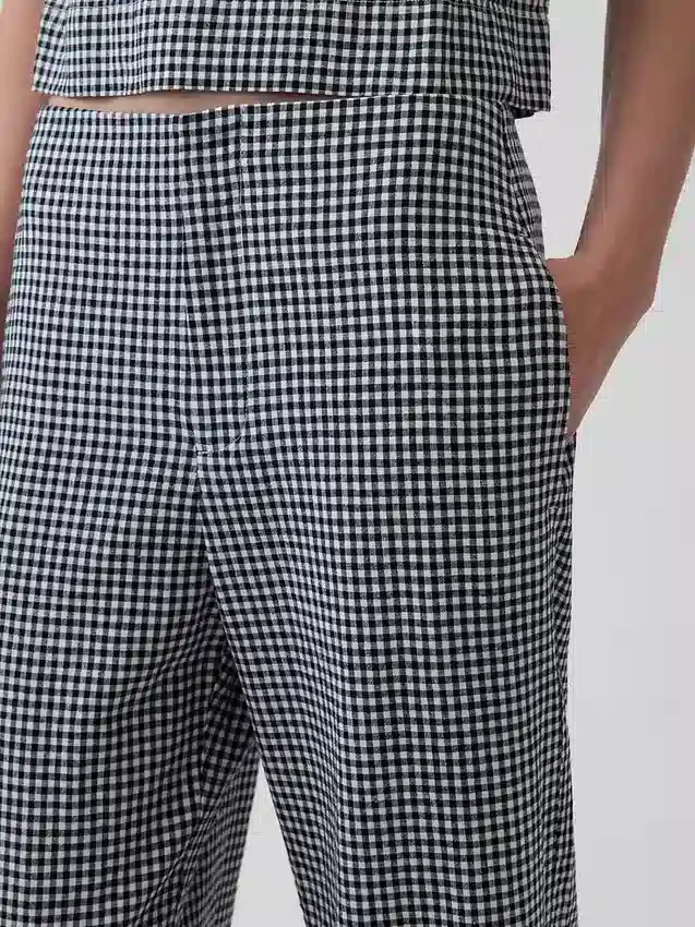 Pantaloni alla caviglia dritti e comodi in misto lino