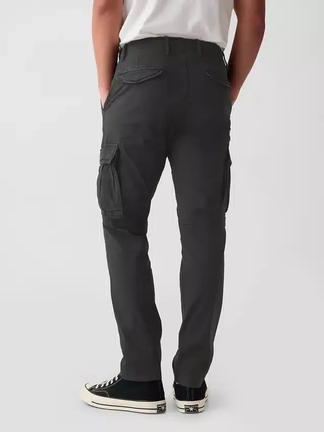 Pantaloni cargo
