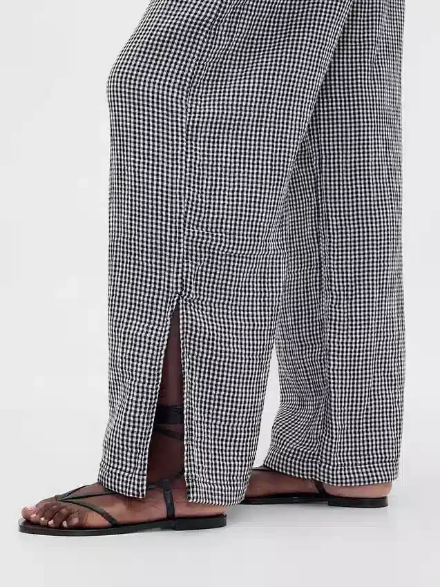 Pantaloni comodi in garza di cotone con orlo a spacco