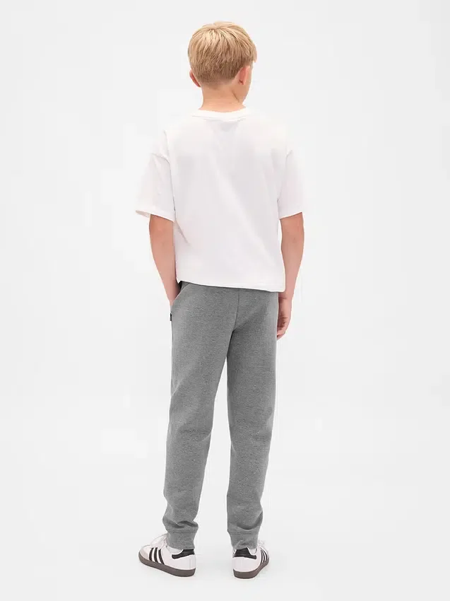 Pantaloni da jogging GapFit Tech ad asciugatura rapida per bambini