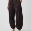 Pantaloni da jogging larghi e comodi in popeline di cotone biologico