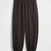 Pantaloni da jogging larghi e comodi in popeline di cotone biologico