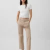 Pantaloni kaki a vita media