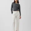Pantaloni kaki a vita media