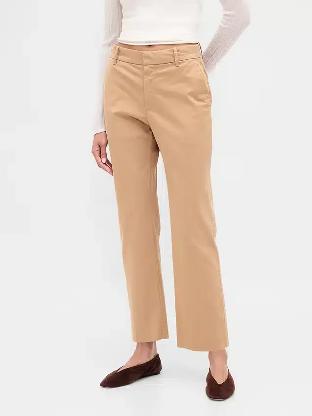 Pantaloni kaki a vita media