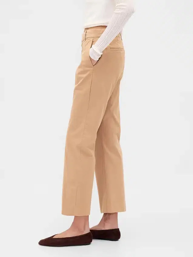 Pantaloni kaki a vita media