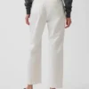 Pantaloni kaki a vita media