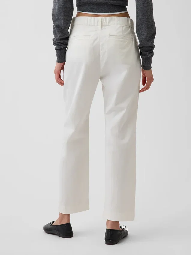 Pantaloni kaki a vita media