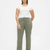 Pantaloni kaki a vita media