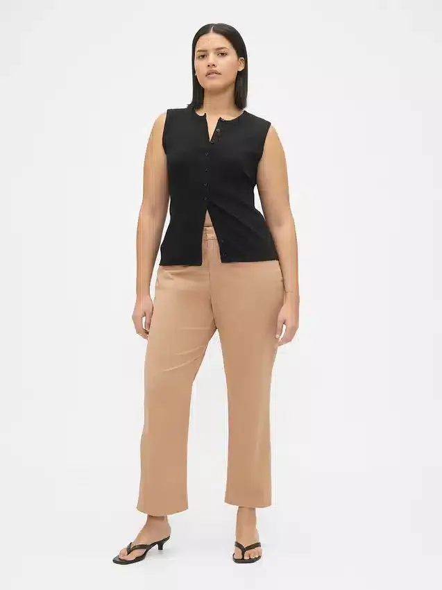 Pantaloni kaki a vita media