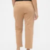 Pantaloni kaki a vita media