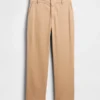 Pantaloni kaki a vita media