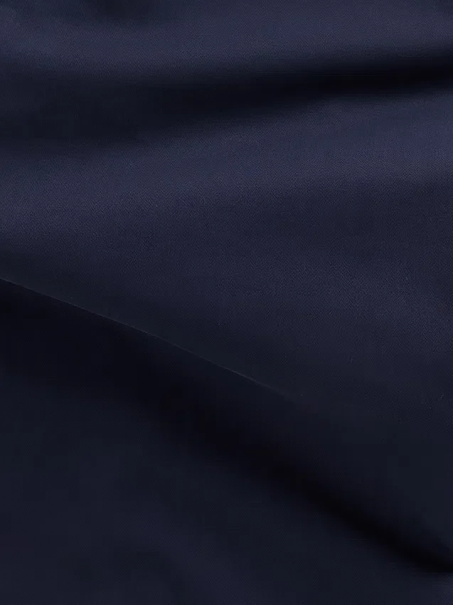 Pantaloni kaki a vita media