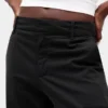 Pantaloni kaki a vita media