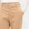 Pantaloni kaki a vita media
