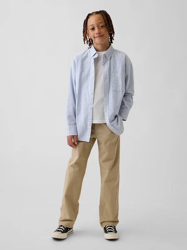 Pantaloni kaki da bambino dal taglio dritto e dalla vestibilità comoda, in stile "Modern Uniform"