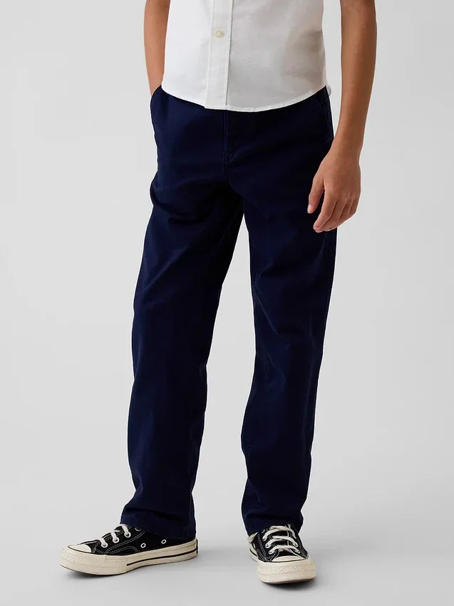 Pantaloni kaki da bambino dal taglio dritto e dalla vestibilità comoda, in stile "Modern Uniform"