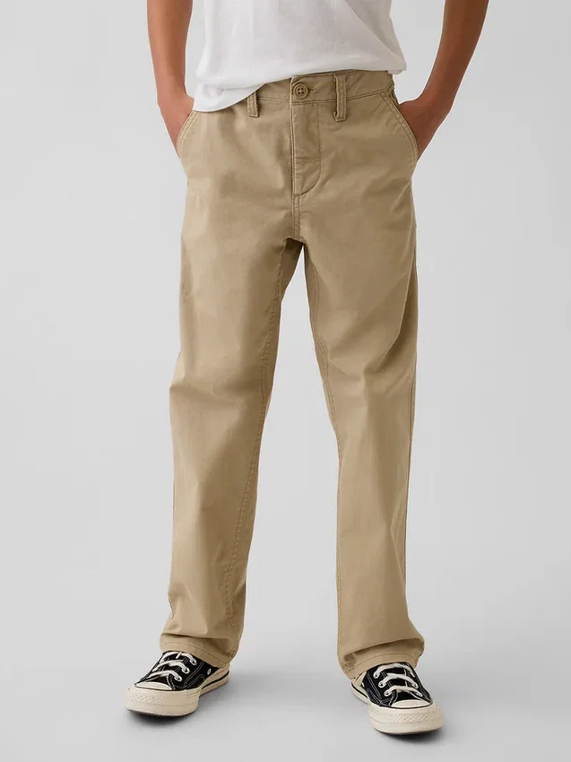 Pantaloni kaki da bambino dal taglio dritto e dalla vestibilità comoda, in stile "Modern Uniform"
