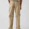 Pantaloni kaki da bambino dal taglio dritto e dalla vestibilità comoda, in stile "Modern Uniform"