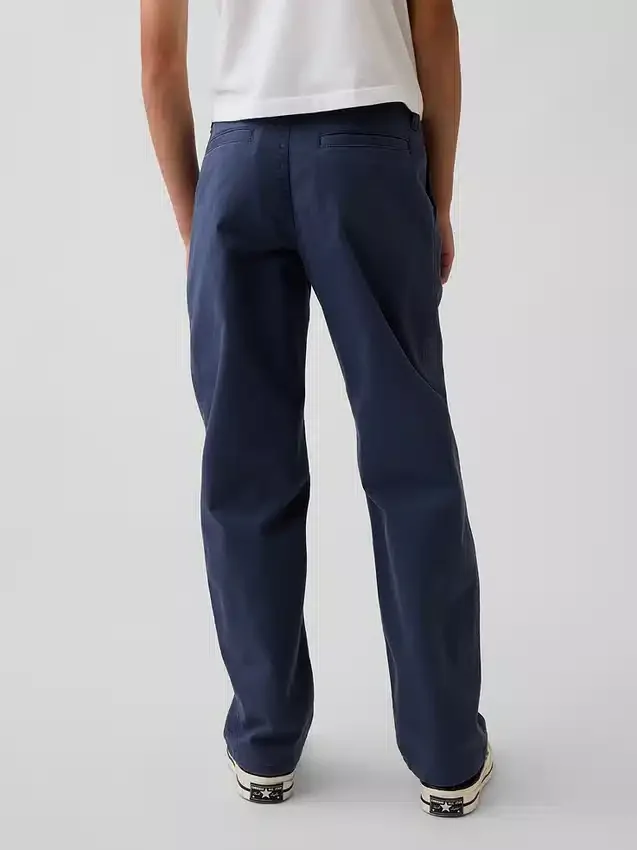 Pantaloni kaki da bambino dal taglio dritto e dalla vestibilità comoda, in stile "Modern Uniform"