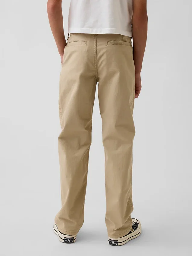 Pantaloni kaki da bambino dal taglio dritto e dalla vestibilità comoda, in stile "Modern Uniform"