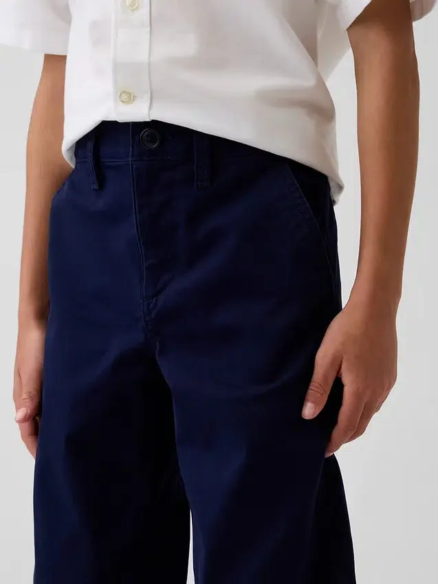 Pantaloni kaki da bambino dal taglio dritto e dalla vestibilità comoda, in stile "Modern Uniform"