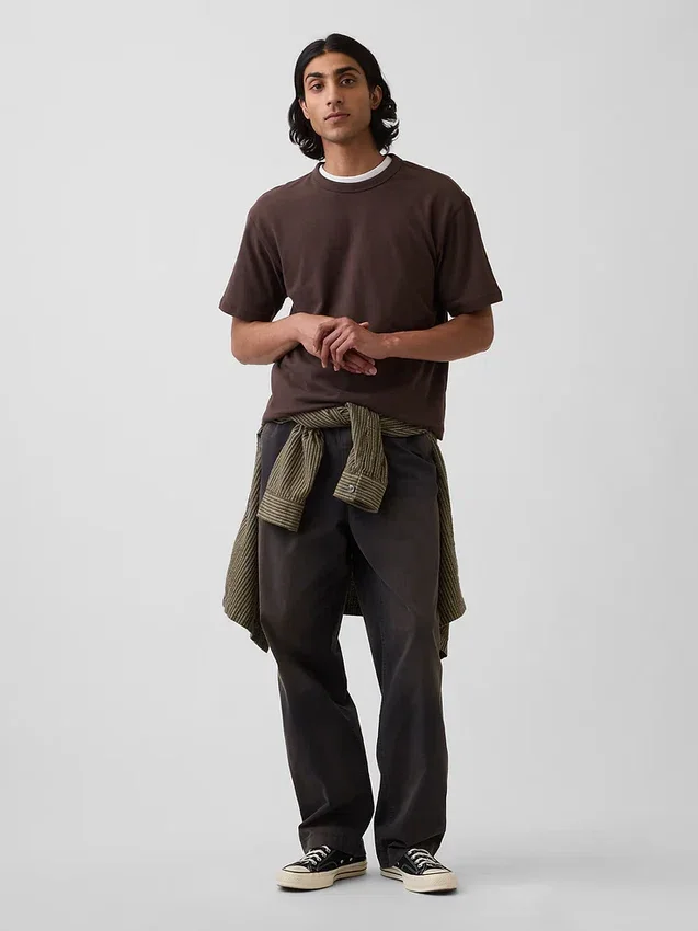 Pantaloni kaki larghi