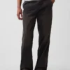 Pantaloni kaki larghi